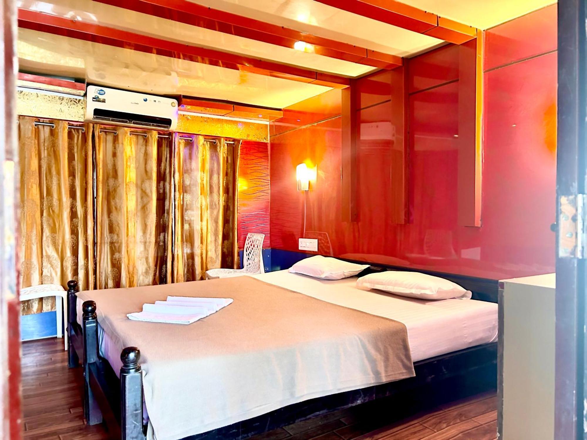 Hotel Harmony Houseboats Alappuzha Exterior foto