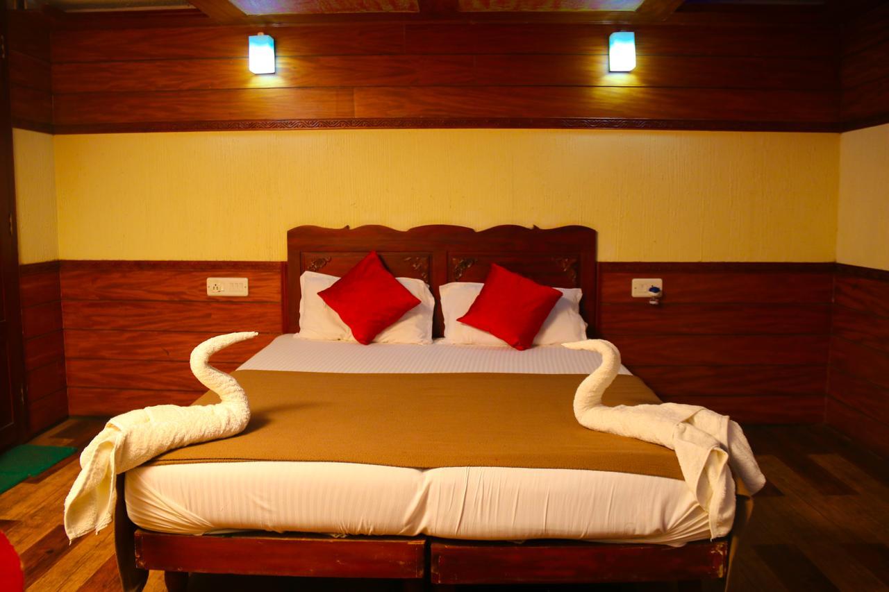 Hotel Harmony Houseboats Alappuzha Exterior foto